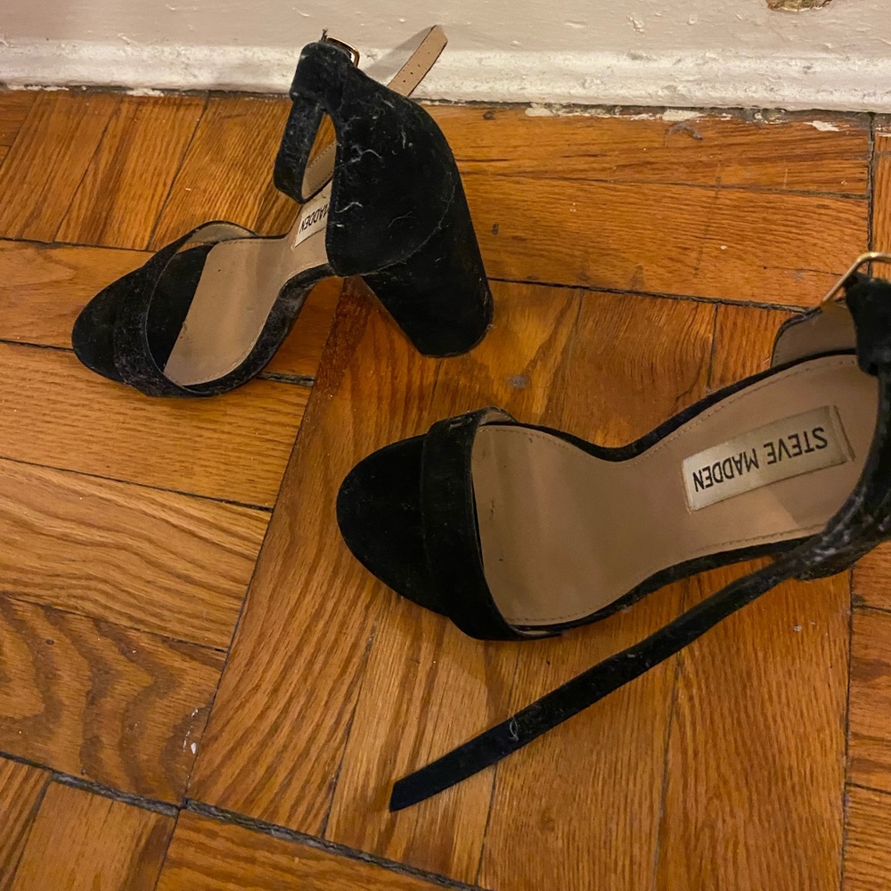 Steve Madden black velvet heels